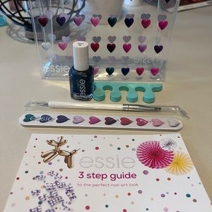 Essie 5-piece nail art set w/full size bottle Cause & reflect included